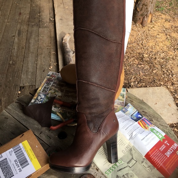 UGG “Dreaux” Knee High Shearling High Heel Boots - Picture 7 of 8